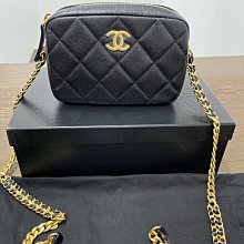 CHANEL 新款黑色金蔥立體雙C 垂墜C LOGO穿式耳環 歷史價格詳細信息