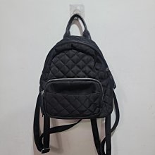 Prada 風衣 外套 夾克，都市通勤商務休閒款，經典大火的長紅條系列，簡潔百搭有內涵和實用性兼備的一款 ，整體版型精緻立體 歷史價格詳細信息