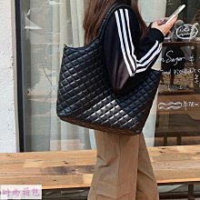 大容量托特包 芝麻街帆布包 韓版新款女學生斜背包 卡通原宿單肩包 手提包 大包包 个性涂鸦卡通包包 斜跨包 个性手拎包-予你優選 歷史價格詳細信息