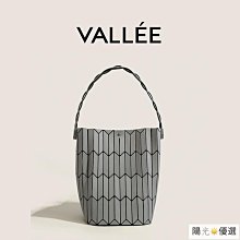 ✨現貨女包✨日本同款菱格包包幾何女包波士頓餃子包菱格腋下手拎女包單肩幾何休閒餃子包-予你優選 歷史價格詳細信息