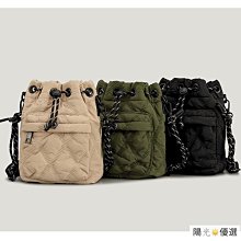 菱格紋棉服 日系氣質設計感 復古娃娃領寬鬆翻領厚實保暖外套 黑色 白色 韓系 正韓風格 SISTERXOXO KOREA 歷史價格詳細信息