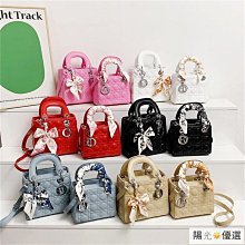 輕奢戴妃包小眾秋季新款復古百搭刺繡包高級手提包洋氣單肩斜挎包 歷史價格詳細信息