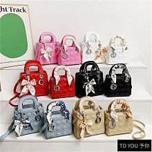 輕奢戴妃包小眾秋季新款復古百搭刺繡包高級手提包洋氣單肩斜挎包 歷史價格詳細信息