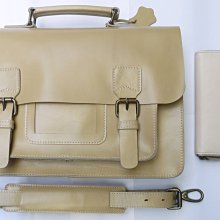 Cambridge Satchel 英國11吋劍橋包- 純手工英國製品（全新牛皮） 歷史價格詳細信息