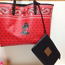 降，Coach 黑色荔枝真皮小方斜背包，真的很漂亮又好看，內容量也很大喔！ 歷史價格詳細信息