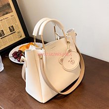 日系大容量斜挎包女高級感健身運動揹包短途旅行包潮男手提單肩包 歷史價格詳細信息