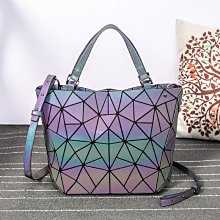 【美包包】包包2022新款潮質感大包包托特包女大容量高級感小眾單肩斜挎女包--麥包包 歷史價格詳細信息