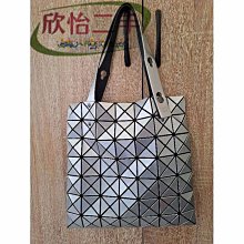 欣怡二手 三宅一生 6X6 黑色托特包（另有白色） 歷史價格詳細信息