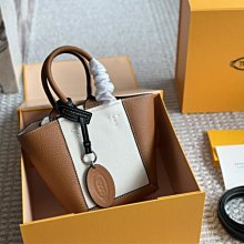 甜辣拼色V領假兩件掛脖內搭上衣女流行女裝女性服裝休閒服飾．F 歷史價格詳細信息