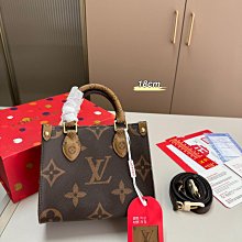 『瑤瑤代購』L家 小方包 最新款 頂級貨 原單大牌 時尚百搭經典腰包丹寧牛仔駱駝包單肩斜挎包42HJ636 歷史價格詳細信息