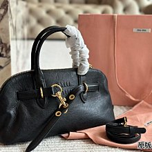 MIUMIU 2024新款復古腋下包單肩手提包通勤大容量購物袋時尚簡約托特女包 35*34cm 配掛件 配盒精品代購 歷史價格詳細信息