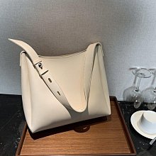 大容量包包女 新款包包女 高級感時尚百搭女包 通勤包 斜背包 腋下包 格紋托特包 單肩包 學生上課書包 包包 侧背包-予你優選 歷史價格詳細信息