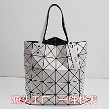 菱格手提托特包��女生包包 新款百變夜光菱形手提包 女疊鐳射托特包 菱格肩背包 幾何包 購物袋78YG-包沒煩惱 歷史價格詳細信息