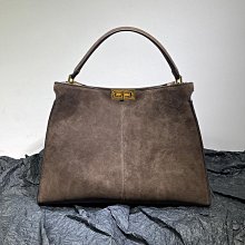 反正皮手提包30× 44×10cm帶46cm(桌右）沒用9.5成新 歷史價格詳細信息