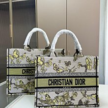 新上架DIOR迪奧 2024大容量包包新款時尚帆布刺繡托特包手提包通勤手拎包 配內膽星星掛件 35*27 配包裝盒大牌同款服裝包包鞋 歷史價格詳細信息