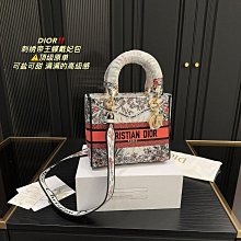 新上架DIOR迪奧 明星同款蝴蝶刺繡大容量托特購物袋動物園百搭女士手提包復古 配絲巾大牌同款服裝包包鞋 歷史價格詳細信息