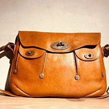 客訂 已售出 全新正品 CHANEL AP3180 WOC 大雙C金屬 鏈條包 鏈條包 黑金色 魚子醬牛皮 歷史價格詳細信息