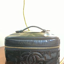 Chanel 香奈兒 化妝品VIP禮 香奶奶別針 胸針 一別上什麼衣服包包都變名牌????活動禮品母親節 情人節 送禮首選❤️ 歷史價格詳細信息