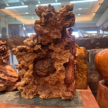 台灣黃檜黑皮料瘤雕 陳萬清大師作品，福袋元寶財神 彌勒佛有落款 閃花非常稀有!珍藏品!台灣黃檜扁柏HINOKI閃花鳳尾瘤 歷史價格詳細信息