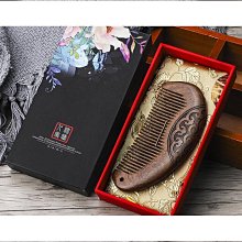 1102~ 優質專櫃 典雅氣質棕色繡花設計垮肩寬版美衣~F(大碼) 歷史價格詳細信息