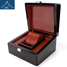 名牌正品現貨【 BCBG 】刺繡絲綢修身小外套。黑色（S）新品特價。經典款刺繡套衫，保暖柔滑細膩有彈性。僅有一件。 歷史價格詳細信息