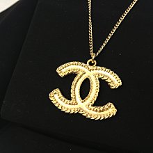 Chanel香奈兒 經典金色雙C Logo字母刻紋耳環維娜絲Venice 日本精品代購 歷史價格詳細信息