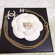 Chanel Camellia Brooch Pintuck 歷史價格詳細信息