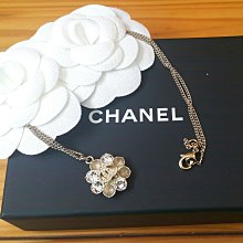 Chanel 香奈兒 金色logo小花胸針/別針 歷史價格詳細信息