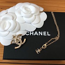 香奈兒logo水鑽 深藍色麂皮牛皮手鐲手環Chanel bangle cuff 超美的幾何立體3D結構 銀色滿鑽 15.5公分 vintage 復古風格 免運費 歷史價格詳細信息