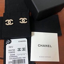 Chanel *珍珠荔枝皮*（卡包）手機殼????全新保存品；可自行diy貼上鏡子，加上長鍊！???? 歷史價格詳細信息