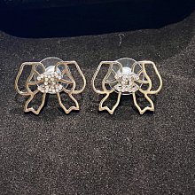 CHANEL蝴蝶結草帽 隨意搭配都是酷姐壹個！ 姐妹們，都給我沖～ 歷史價格詳細信息