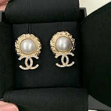 CHANEL 新款滿版英文字母C LOGO雙面圍巾/披肩 (黑色) 歷史價格詳細信息