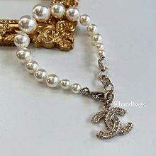 【翰貝格名牌館】全新真品 CHANEL 淡金 山茶花 皮穿鍊 水鑽 CC 圓形 針式 耳環 AB5301 歷史價格詳細信息