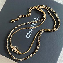 CHANEL 的小皮件也是可可愛愛的，嫩嫩的皮革摸起來觸感滿分，有短夾也有卡包，歡迎圈圈圈詢問 歷史價格詳細信息