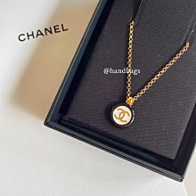 CHANEL 經典CC LOGO菱格紋針式耳環 (金色) 歷史價格詳細信息