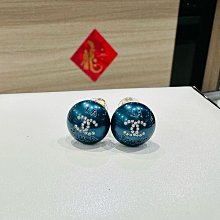 ⭐️ 香榭屋精品店 ⭐️ CHANEL LA PAUSA 香奈兒白色圓型水鑽桃紅雙C Logo夾式耳環 (XC1269) 歷史價格詳細信息