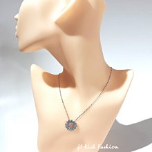 就愛精品店❤️  Kipling 卡其色素面尼龍材質兩用斜背/書包 +金色三層收納包 歷史價格詳細信息