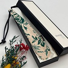 GUCCI 新品，氣質學院菱格針織背心馬甲 背心，無邊序曲系列的設計中融入了豐富多樣的針織手法，宛若萬花筒般瑰麗多姿，男女同款 歷史價格詳細信息