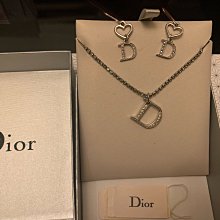 Christian Dior 經典款 LOGO 皮夾 ， 保證真品  超級特價便宜賣 歷史價格詳細信息