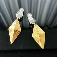 Cecile 手提肩背包進口專櫃大容量可手提肩背100%進口牛皮革材質底部四防磨損釘釦 歷史價格詳細信息