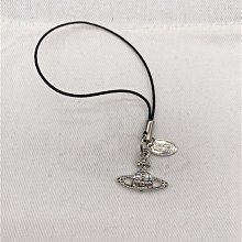 倉庫直銷#VivienneWestwood 薇薇安 長條黑色烤漆字母MANIA土星鑰匙扣鎖匙圈--F8012 歷史價格詳細信息