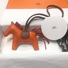 已售 HERMES 愛馬仕 runway秀款 絕美經典logo釦雙色100% cashmere繫帶長大衣 歷史價格詳細信息