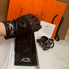 Hermes 這款飯盒包帆布的材質不壹樣，帆布的質感強，又耐用，經緯紗均用多股線交織，這款包采用的是粗帆布，使得織物堅牢耐折 歷史價格詳細信息