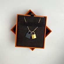 【皮皮購】新款金球Woc鏈條斜挎包 潮流百搭單肩包 多種背法 復古百搭 出門拍照超有氛圍 歷史價格詳細信息