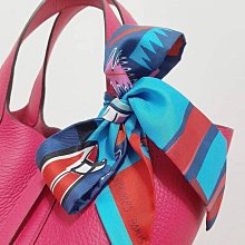 已售 HERMES 愛馬仕 runway秀款 絕美經典logo釦雙色100% cashmere繫帶長大衣 歷史價格詳細信息