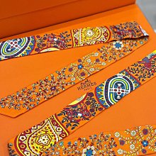 Hermes 愛馬仕 Twilly au Bloc 90 cm手工捲邊和手工百褶斜紋真絲方巾(藍/玫瑰/綠) 歷史價格詳細信息