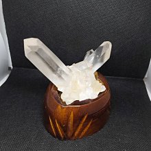 (免運費)天然白水晶簇，白晶簇，消磁淨化，天然水晶，招財聚財，賺大錢，現貨，投資業務，晶王，白水晶，磁場能量，開店擺件 歷史價格詳細信息