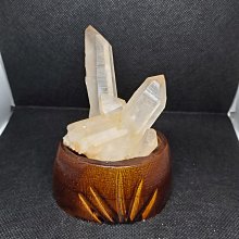 (免運費)漂亮鉍晶體，鉍金屬，擺件，送禮，現貨，彩虹礦，底座，開店，招財聚財，便宜，好看，送朋友，鉍礦，天然，送男友 歷史價格詳細信息