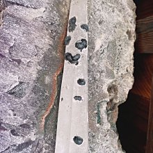 湖北赤鐵礦 水晶 黃銅礦 閃鋅礦 鏡鐵礦共生94g高6.5長7厚2.3公分#559 歷史價格詳細信息