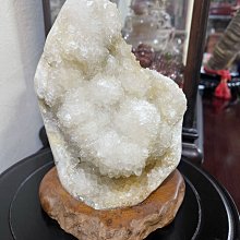 古玩藝品古董收藏/白水晶簇有底座/不含座高20公分寬14公分深13公分重量2776公克/放在櫃臺上或財位上有淨化磁場/招財/防小人 價格比較,價格查詢,歷史價格詳細信息